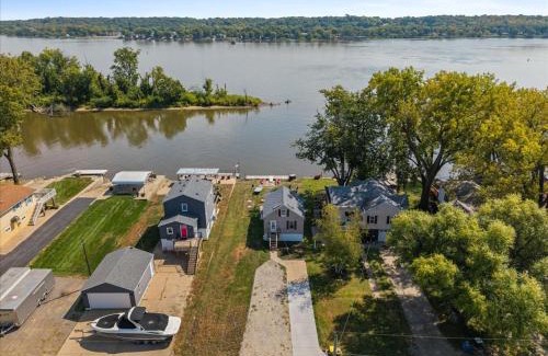 Lynn Center Cabin | Cute Little River Cabin