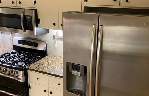 Opelika House | Cute Near Historic District House
