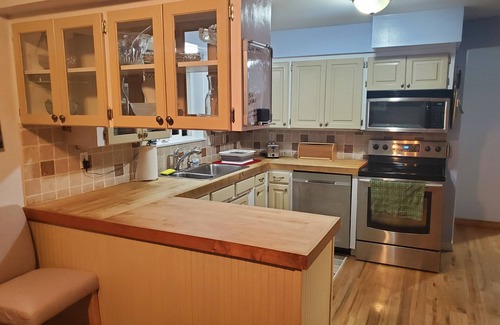 Yakima House | Cute private home in the heart of Yakima. Easy access to best city attractions.