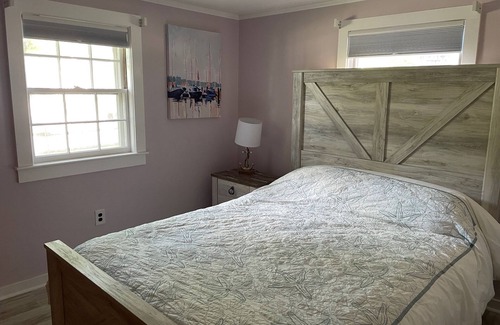 Pocasset House | Cute Renovated 4 Bedroom Home just a short walk to the association beach