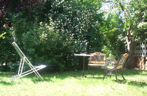 Warnemuende Apartment | Cute, small apartment with a terrace just 50 meters from the beach - with parking!