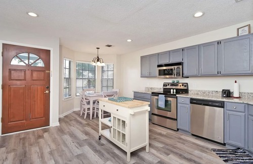 Jacksonville Beach House | Cute South Jax Beach House near Mayo