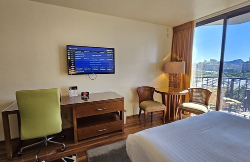 Waikiki Hotel | Cute Studio in Palms at Waikiki