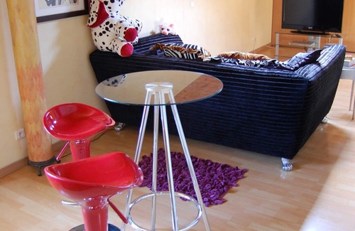 Cessenaz Apartment | Cute Studio on 4th and top floor in QUIET location near ANNECY lake