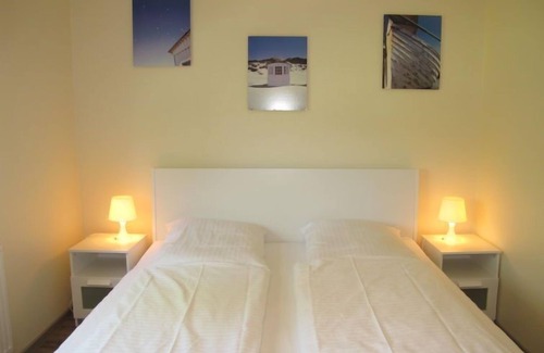 Wremen Apartment | Cuxland Ferienpark by Interhome