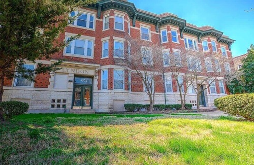 Central West End Apartment | Cwe 1br w&d Near Bj Hospital, Stl Art Museum