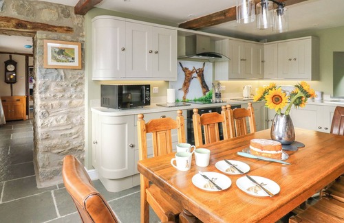 Builth Wells Cottage | CWMFADOG, family friendly, with open fire in Beulah