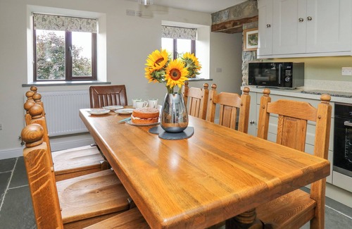 Builth Wells Cottage | CWMFADOG, family friendly, with open fire in Beulah