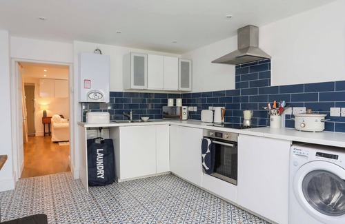 Dwyran House | CWRT, pet friendly, with open fire in Niwbwrch (Newborough)
