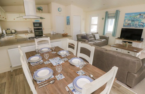 Narberth Cottage | CWTCH LODGE 42, pet friendly, with a garden in Wisemans Bridge
