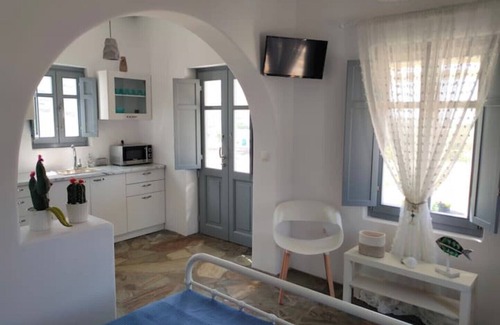 Katapola Apartment | Cycladic home in Katapola, Greece