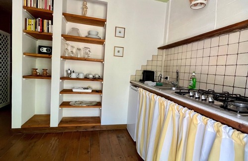 Succhivo Apartment | "Cypress cottage" with garden, swimming pool and spa hot tub