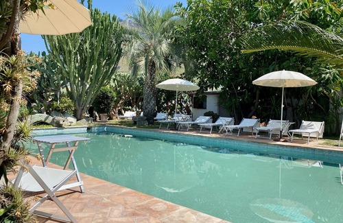 Succhivo Apartment | "Cypress cottage" with garden, swimming pool and spa hot tub