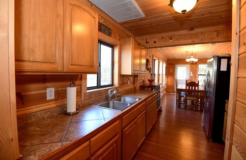 Utopia Cabin | Cypress Hollow Family Cabin