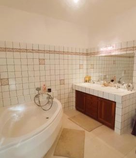 Ampuis Bed & Breakfast | Dépendance cocooning bon standing Ampuis