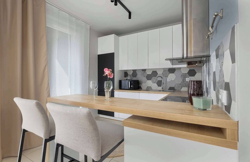 Czyzyny Apartment | Dąbrowska 15C | Krakow | Spacious Apartment | Parking