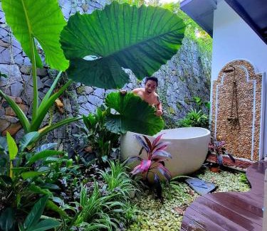 Quoc Oai Villa | Dốc Chill villa view núi, 3PN, biệt lập riêng khu, bể bơi vô cực, gần Ba Vì, Hà Nội