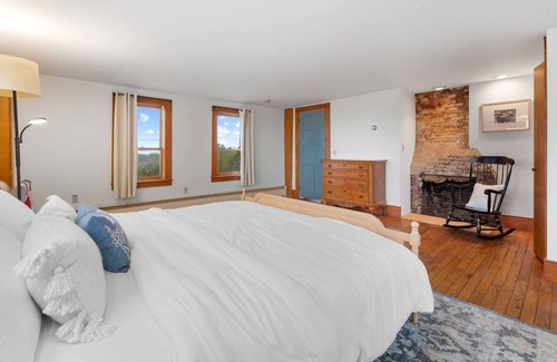 Loudon Other | D-Miles Smith Farm Suite