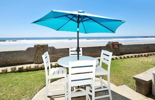 Townsite House | D19 - Beachfront Bliss
