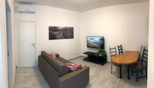 Borghetto Santo Spirito Apartment | Da Vinci’s House