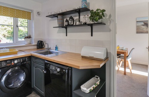 Ruswarp Cottage | DABBLING DUCKS, family friendly, with a garden in Ruswarp