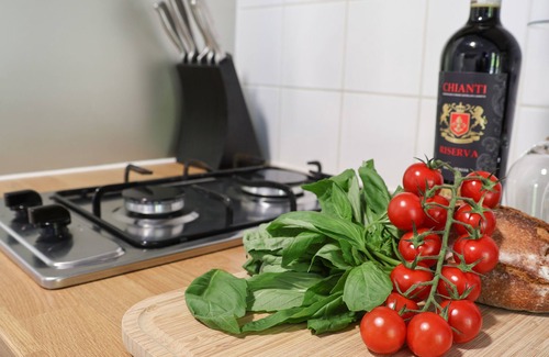 Ruswarp Cottage | DABBLING DUCKS, family friendly, with a garden in Ruswarp