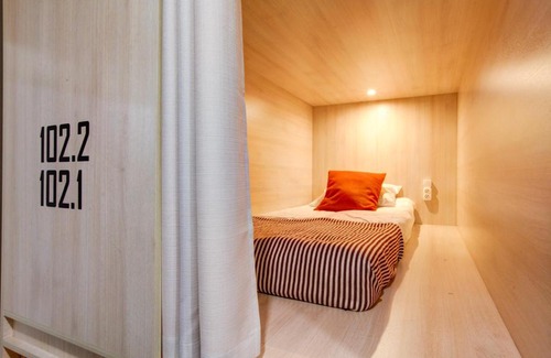 Presnensky Hotel | Dad and Cat Capsule Hotel