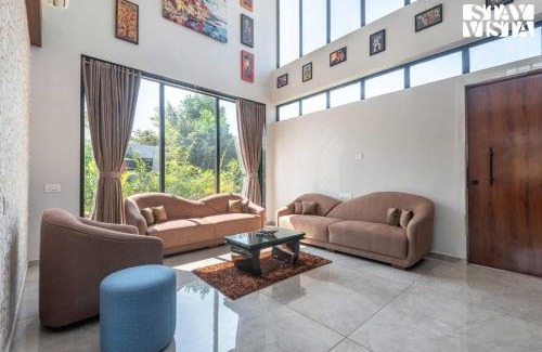 Karjat Villa | Daffodil Villa by VEO - Part of StayVista