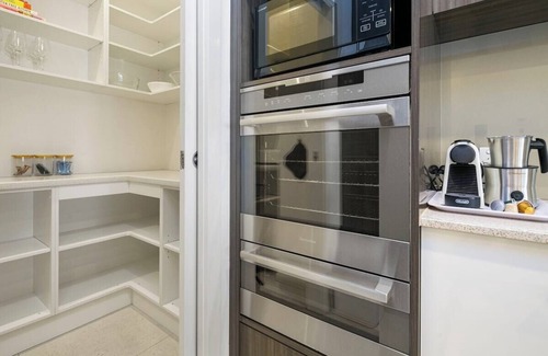 Henley Beach South House | Daicos LUX Henley Beach - 4BD, 3.5BA