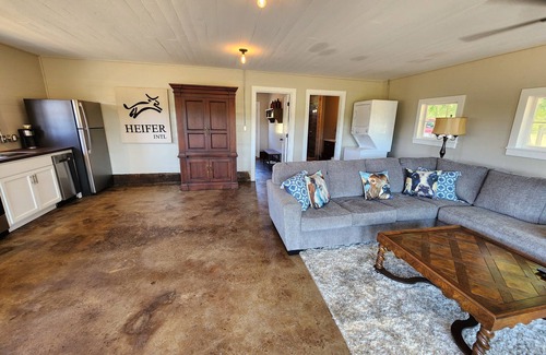 Nacogdoches House | Dairy Barn Charm - Close to SFA and Nacogdoches with Country Quiet