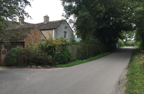 Ampney Crucis House | Dairy Cottage, CIRENCESTER