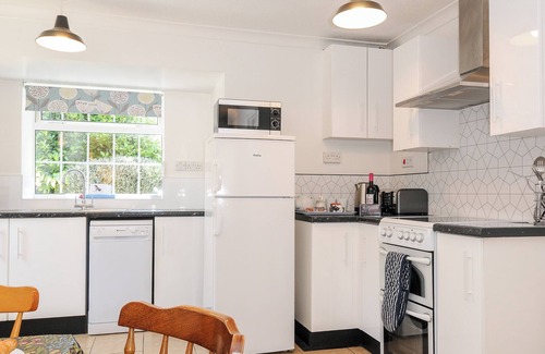 Mullion Cottage | DAIRY COTTAGE, pet friendly, country holiday cottage in Mullion