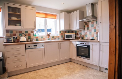 Malpas Cottage | Dairyman's Cottage - 2 bedroomed bungalow in perfect rural setting.