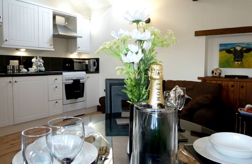 Catterlen Cottage | DAISY COTTAGE, romantic, luxury holiday cottage in Penrith