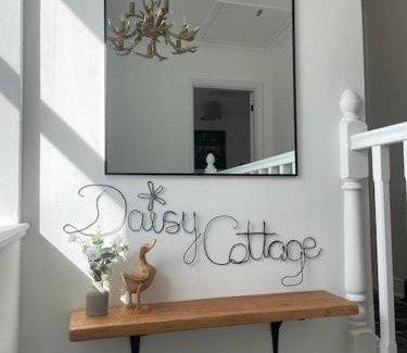 Alyth Apartment | Daisy Cottagee