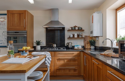 Swanage Cottage | Daisy's - a fully managed saturday that sleeps 6 guests in 3 bedrooms