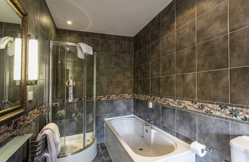 Bonnyrigg Hotel | Dalhousie Castle Hotel & Spa
