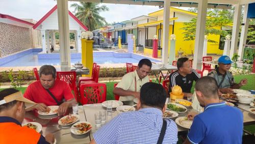 Keladong Hotel | Dalili's resort pulau suri