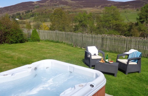 Blairgowrie Cottage | Dalnoid Cottages & Treehouses