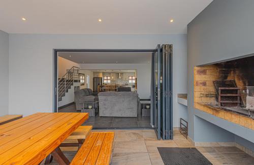 Calypso Beach House | Dalton's, Langebaan, 10-sleeper