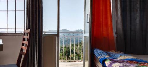 Malakkappara House | Dam Valley Home Stay Resort