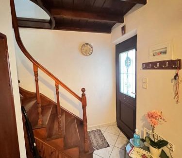 Lesbos Apartment | Dameli