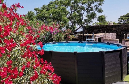 Kamma Apartment | Dammuso Gelso' flat with water view