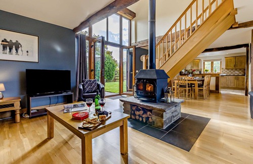 Builth Wells House | Dan yr Eglwys - Four Bedroom House, Sleeps 8