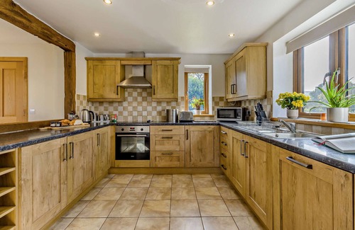 Builth Wells House | Dan yr Eglwys - Four Bedroom House, Sleeps 8