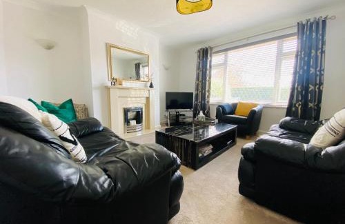 Messingham House | Danby House Messingham nr Brigg, Blyton, Hibaldstow, Scuthorpe- Ideal for Families, Business, Golfers, Wedding Guests