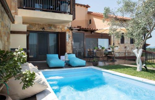 Aristotelis House | Dandy Villas Nea Roda - Melodic Waves - Private - Pool - Parking - Cellar