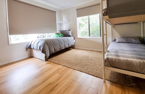 Merimbula Apartment | Daniu: 4 bedroom pet friendly (Fenced Yard)
