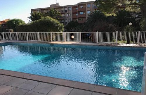 Hyeres City Centre Apartment | Dans un écrin de verdure