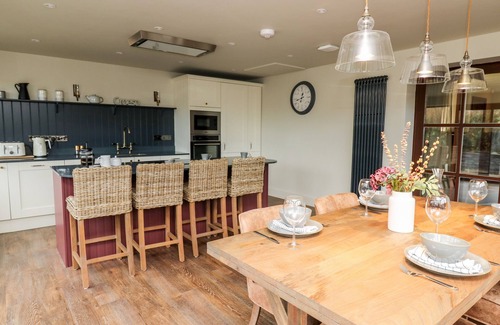 Bow Street Cottage | DANT Y LLEW, family friendly, with hot tub in Bow Street, Wales
